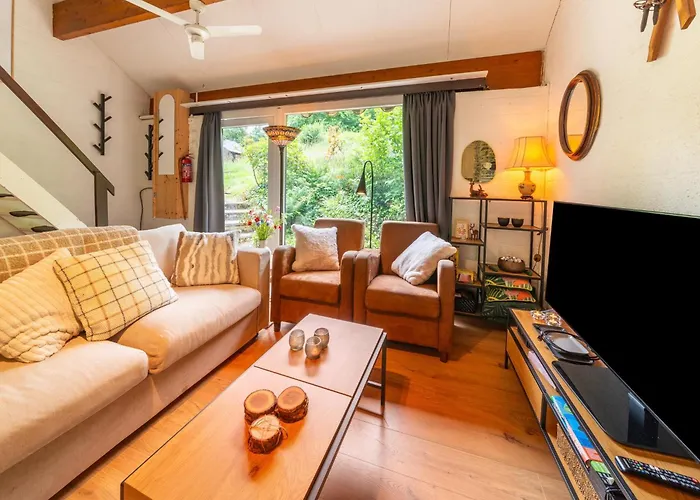 In Hastiere Near Castle Feriehus *