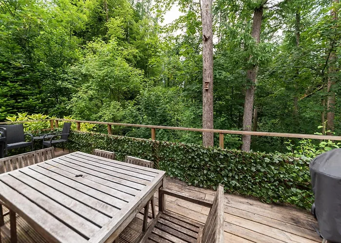 Feriehus In Hastiere Near Castle *