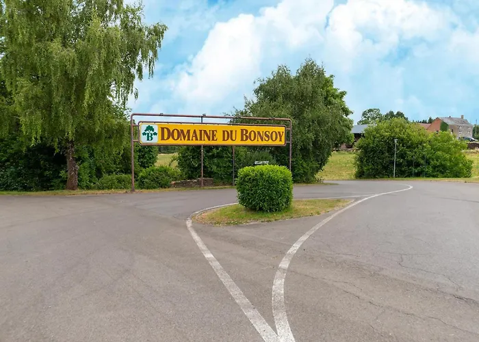 Prázdninový dům In Hastiere Near Castle